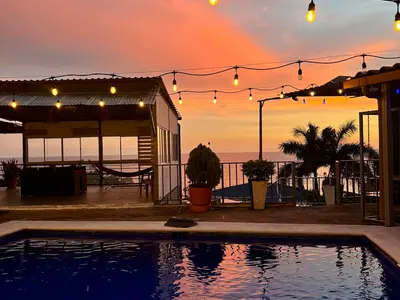 Welcoming Beach House in Atami, near El Tunco Surf