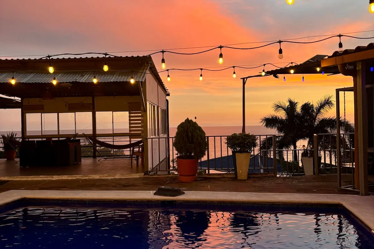 Welcoming Beach House in Atami, near El Tunco Surf