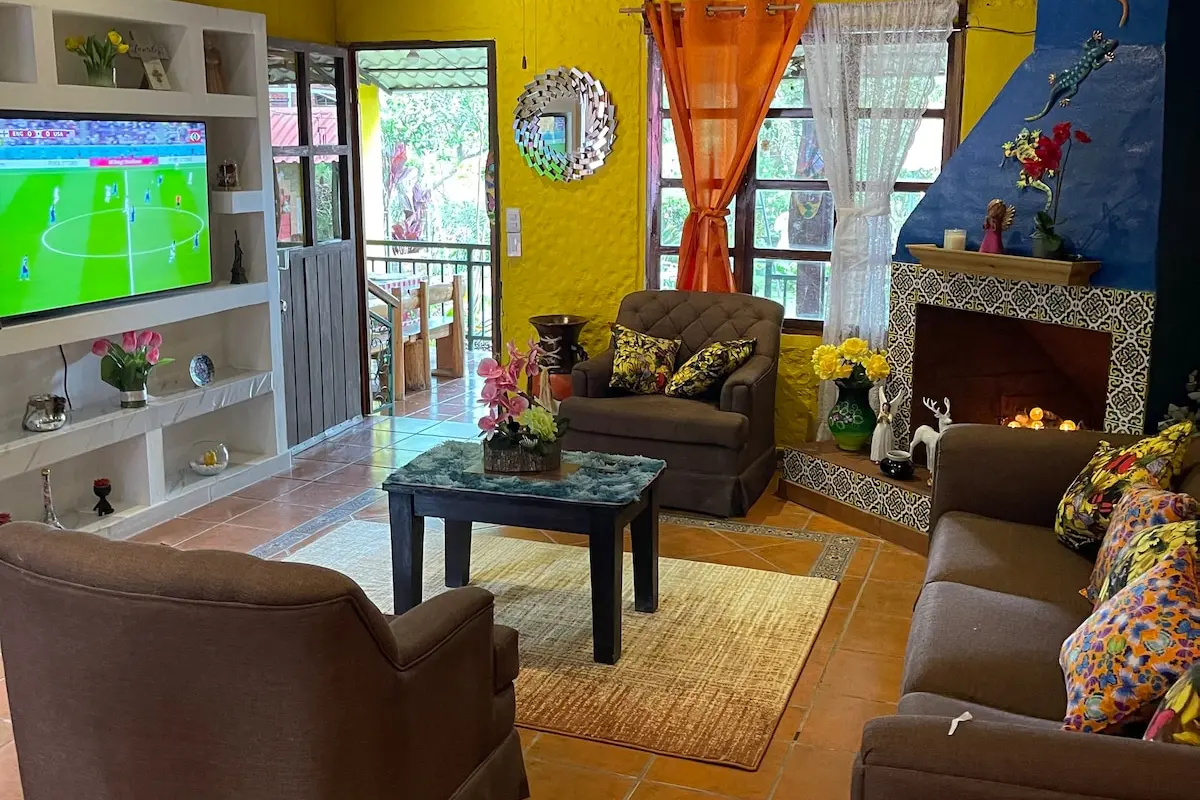 Apaneca house/bonfire/Albanian labyrinth